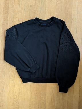 GAP Black Crewneck Sweatshirt with Embroidered Sleeve Cutouts
